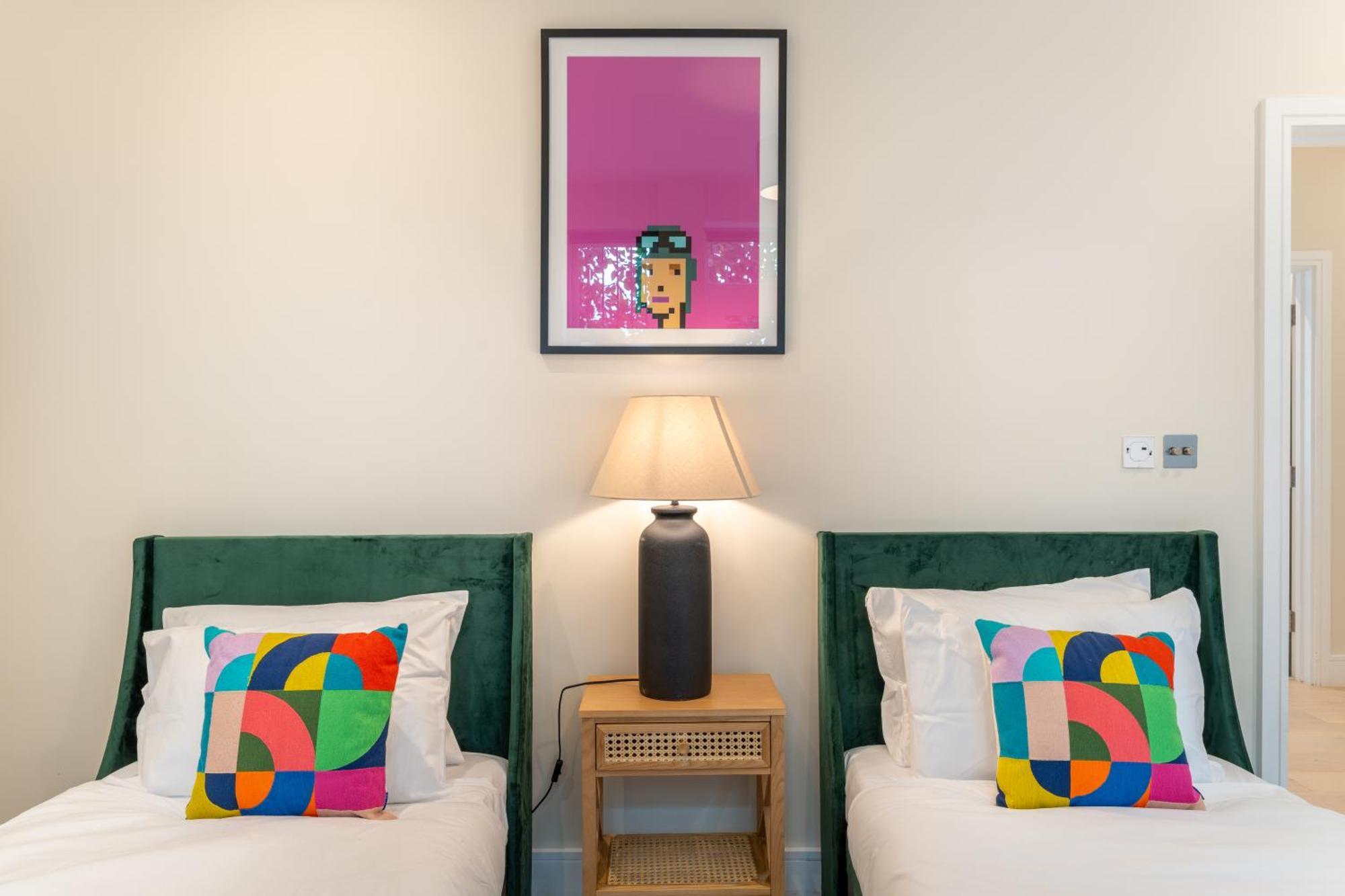 Newlands Punks By Artsy Appartement
