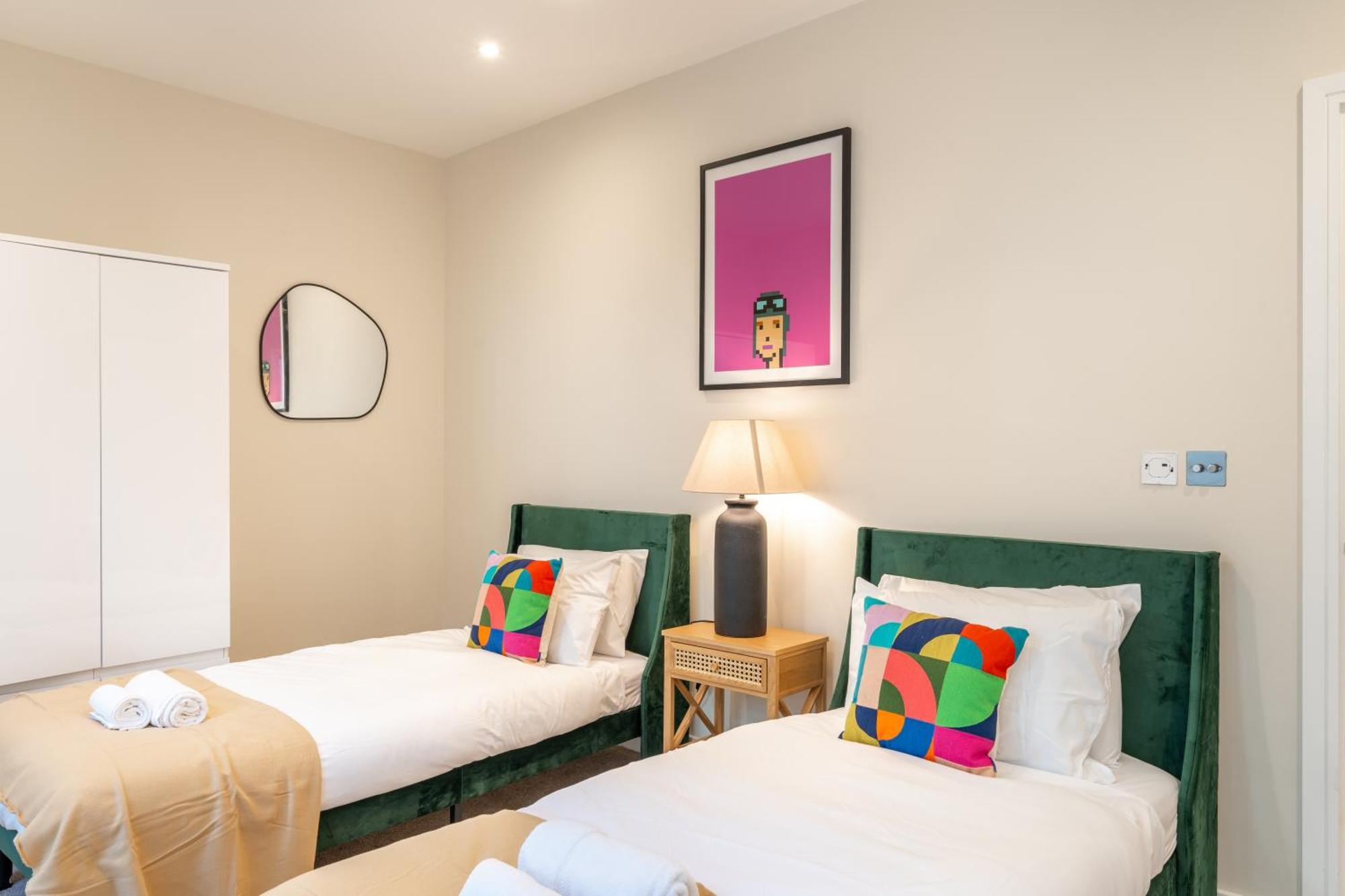 Newlands Punks By Artsy Appartement