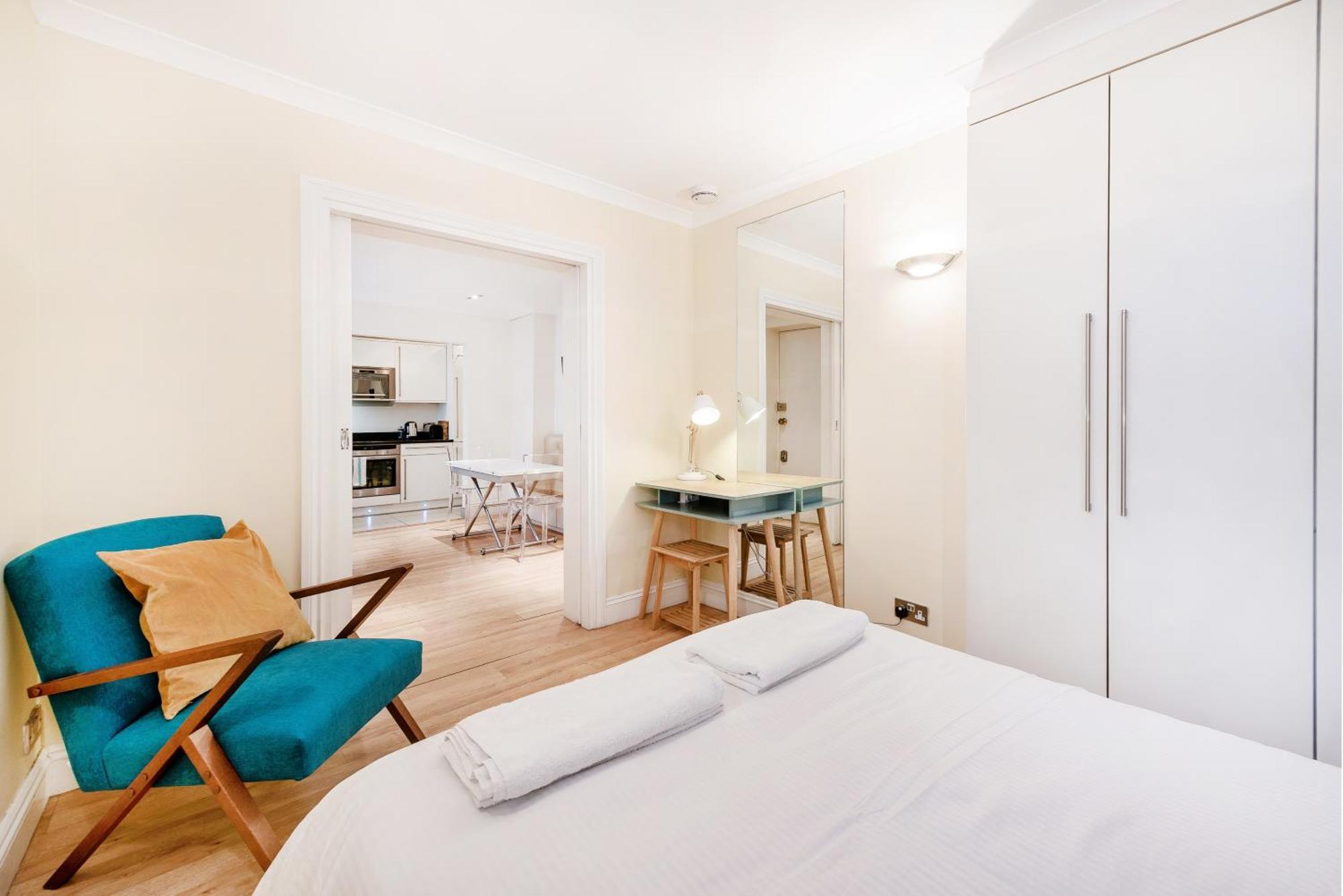 Apartment-sleeps 4-98 Walking Score Appartement Londen