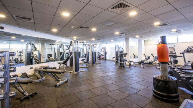 18th Floor Luxury 2 Bedroom, 2 Bathroom Sky View With Rooftop Access & Gym! Unbeatable Experience & Extreme Value! Londres