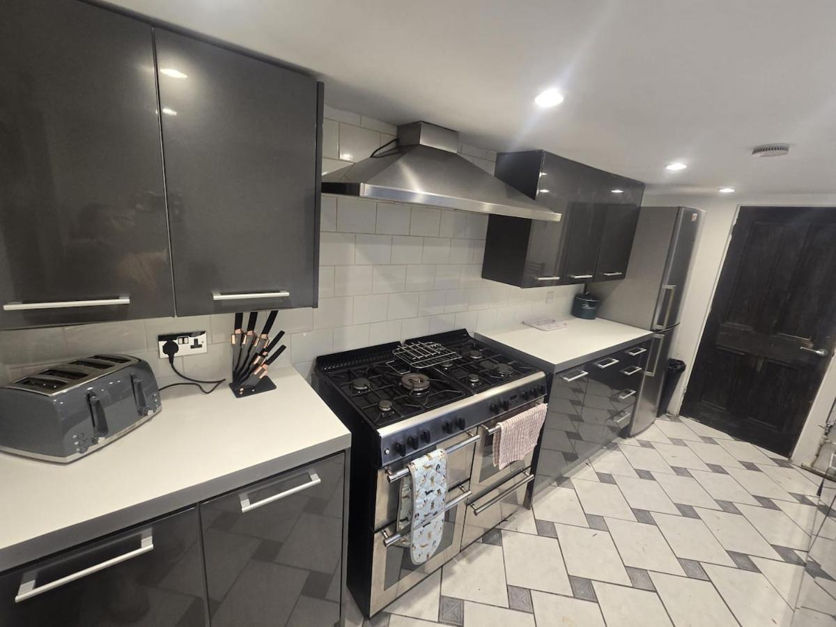 Brixton 5 Bedroom Wonder