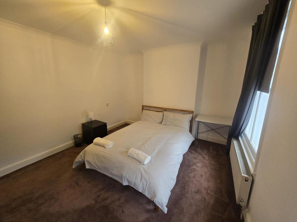 Brixton 5 Bedroom Wonder Holiday home London