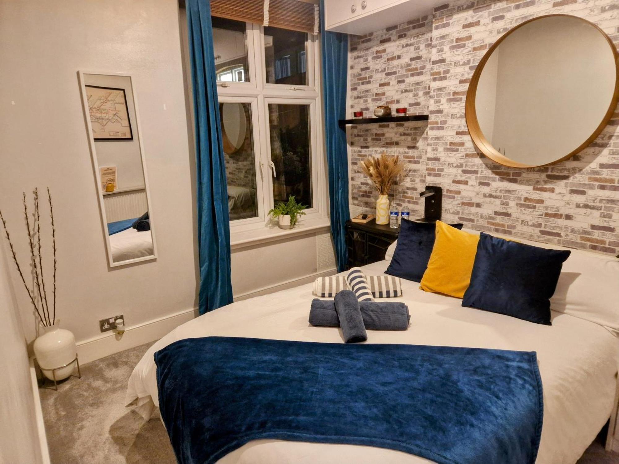 The Cozy Lambeth *