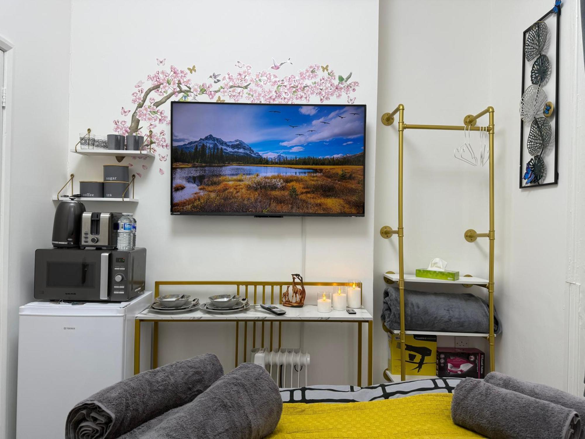 Luxury In Victoria, 7 Minutes Walk To Victoria Station, 5 Habitación en casa particular *