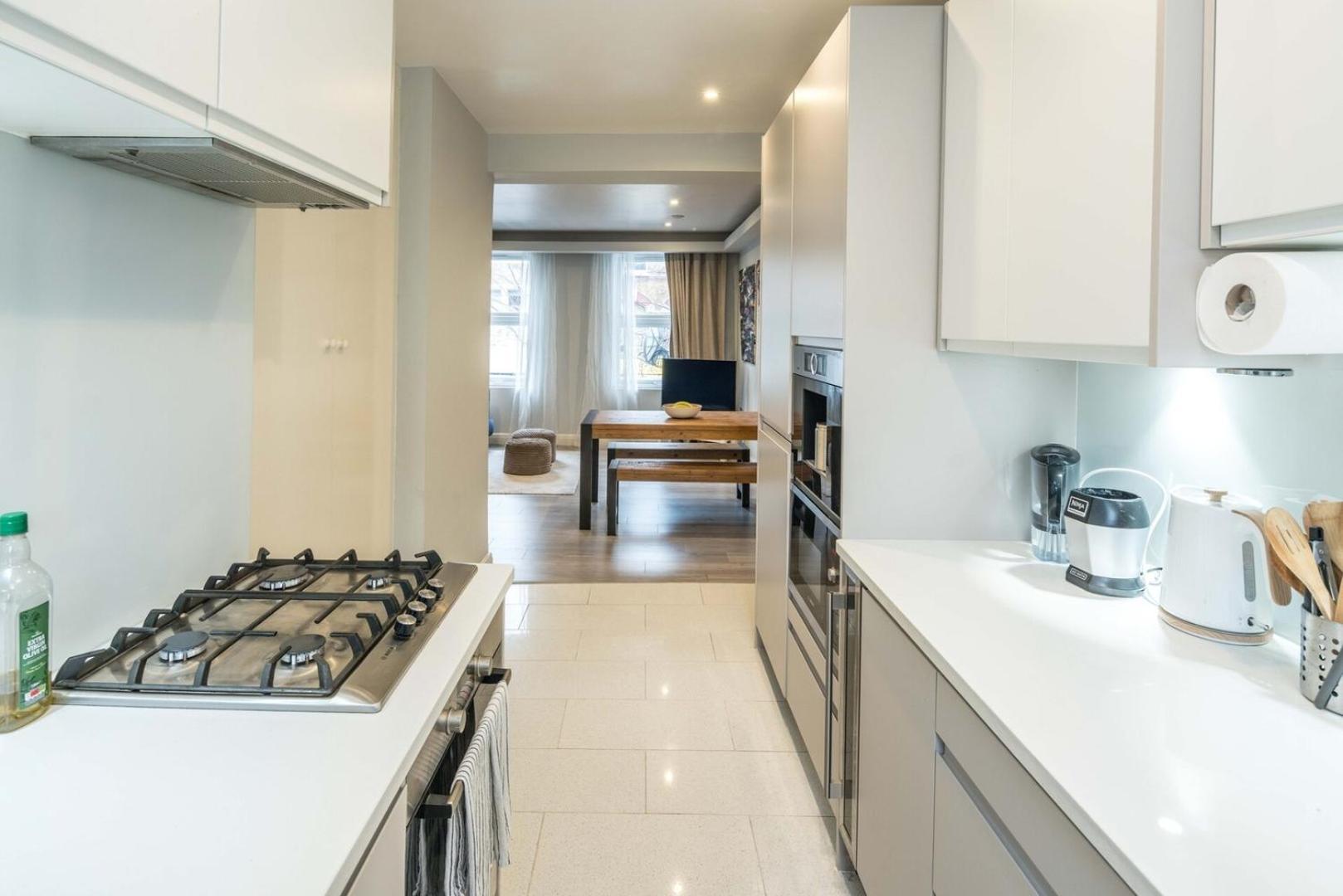 Modern 2b Flat: London, Walk To Landmarks London