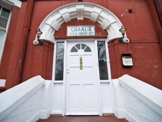 Hotel Charlie 2*