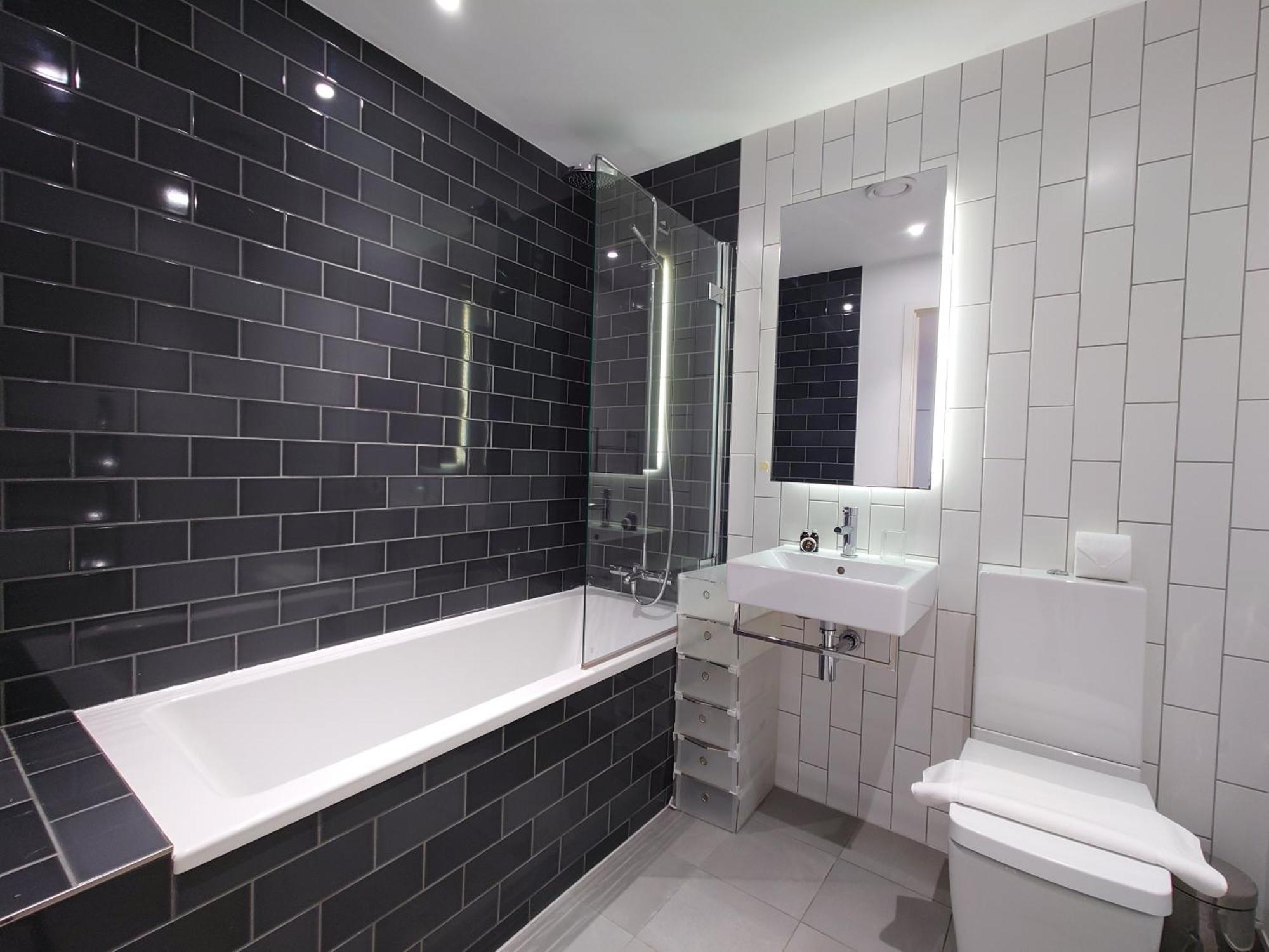 Fully Serviced One Bed In Rw Apartment