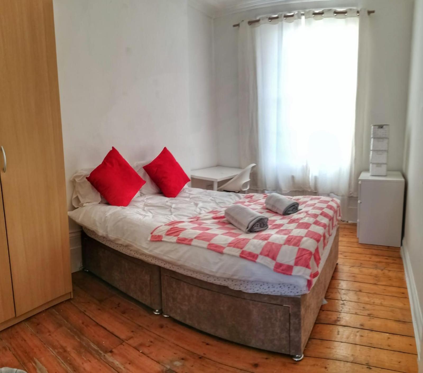 5 Bedrooms House In King's Cross