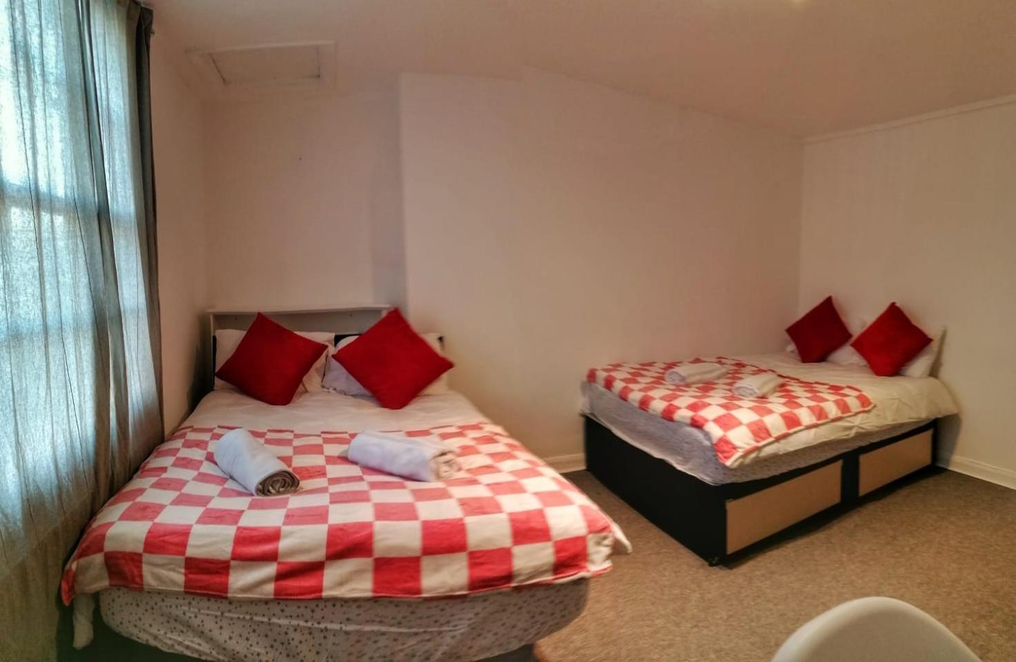 5 Bedrooms House In King's Cross Holiday home *