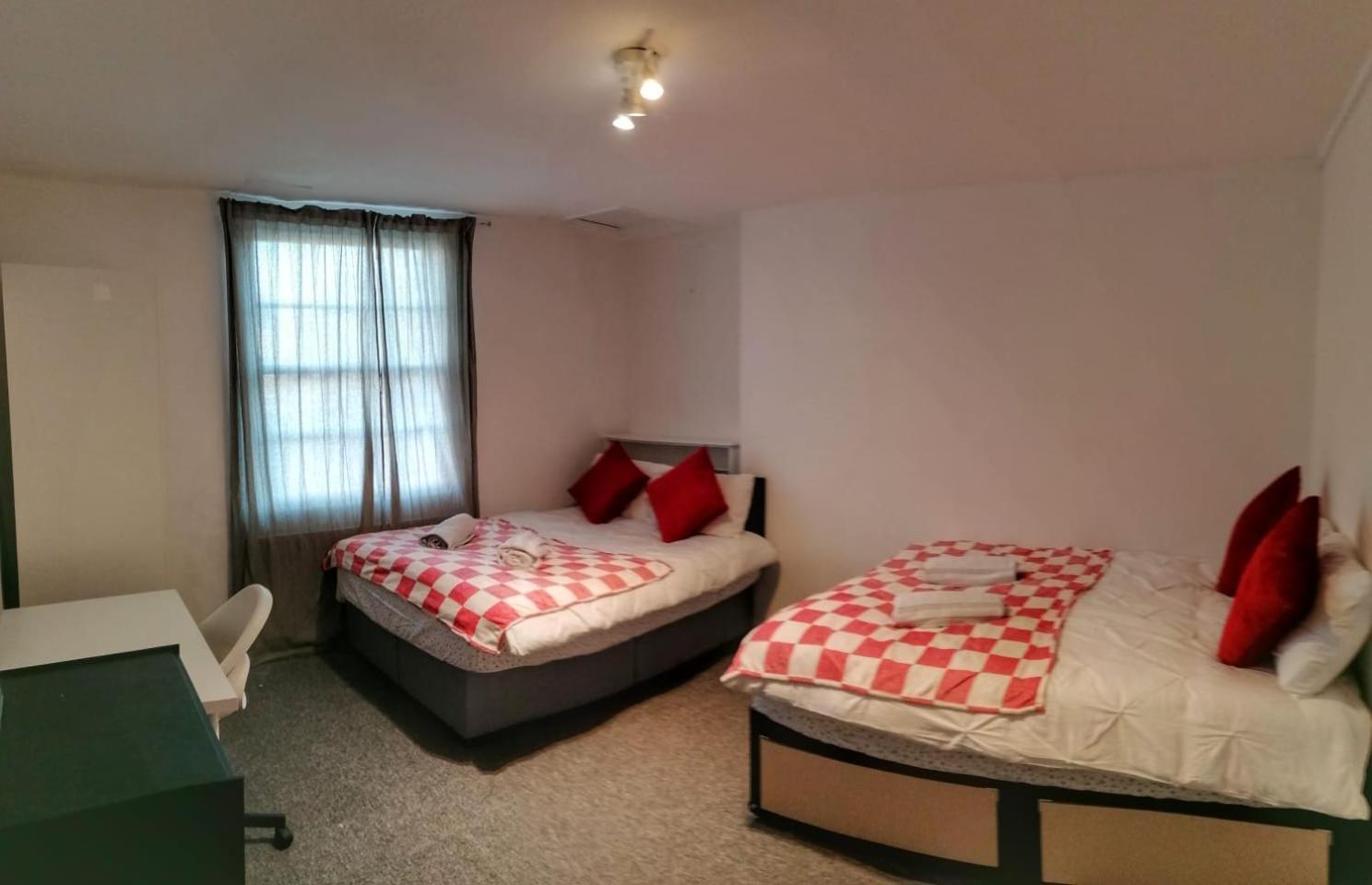 5 Bedrooms House In King's Cross *