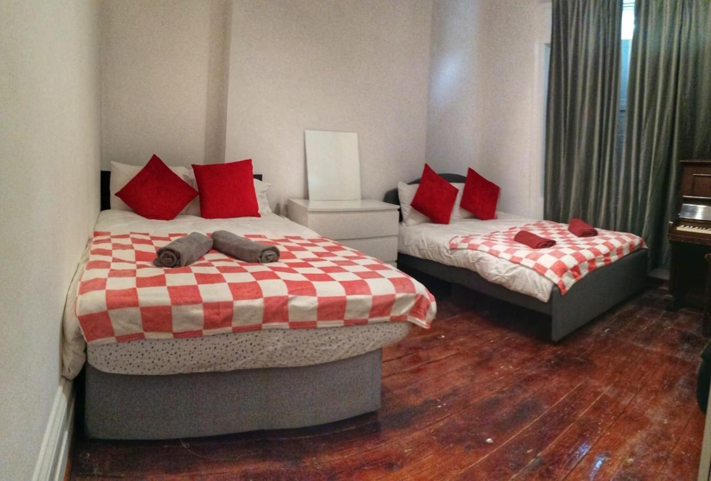 5 Bedrooms House In King's Cross *