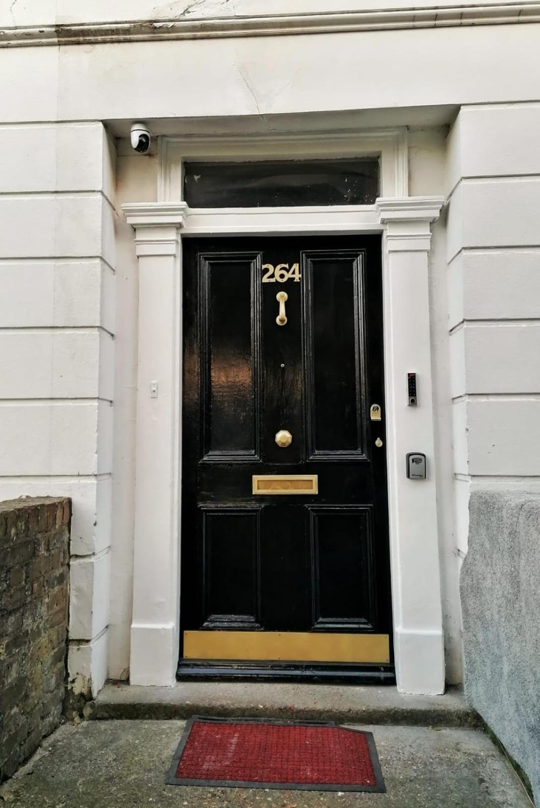 5 Bedrooms House In King's Cross Holiday home London