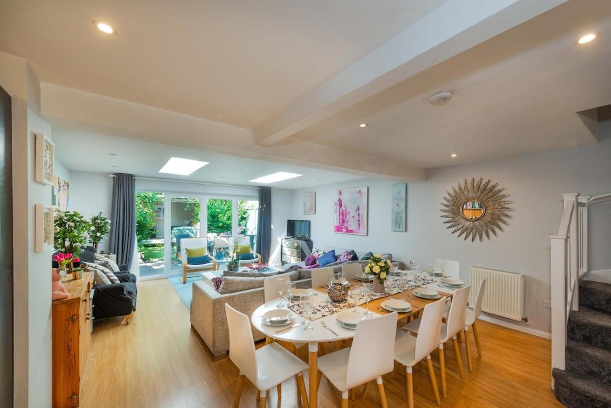 Holiday home Great Large 4bed House Near Tube Sleeps 7 -perfect For London