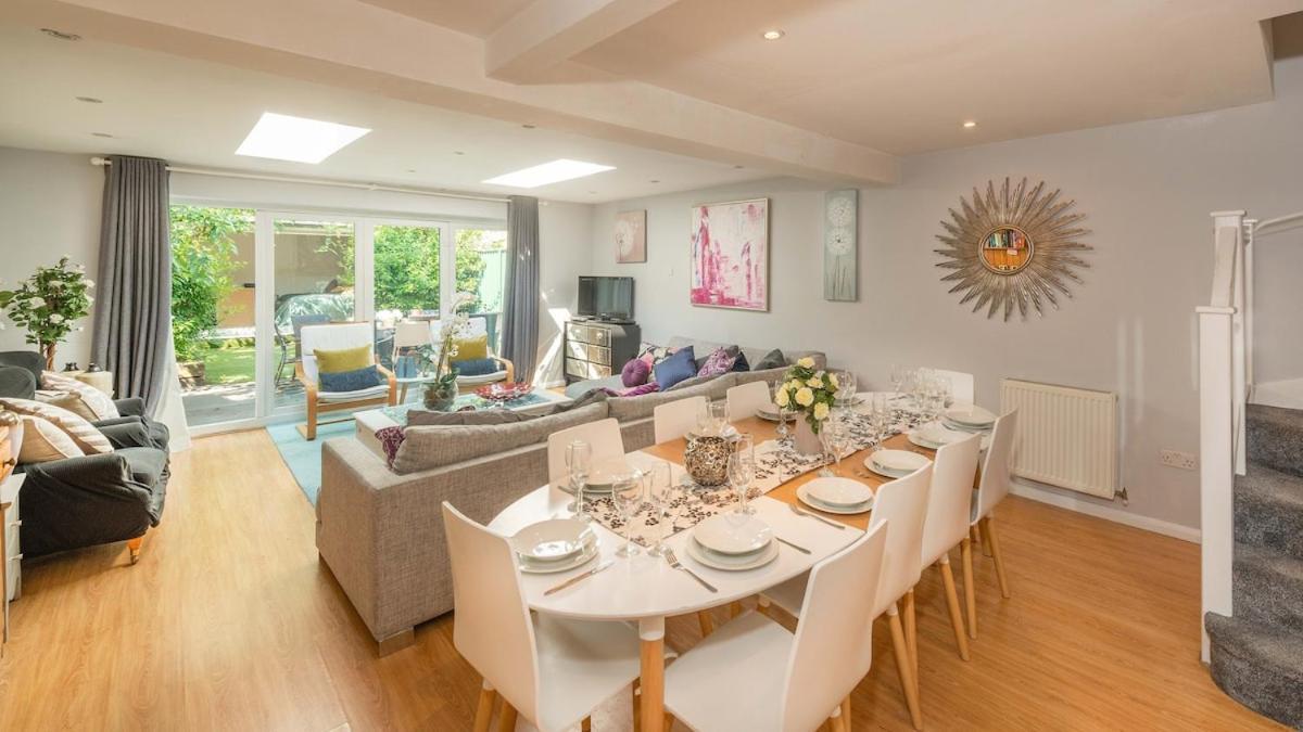 Great Large 4bed House Near Tube Sleeps 7 -perfect For Holiday home London