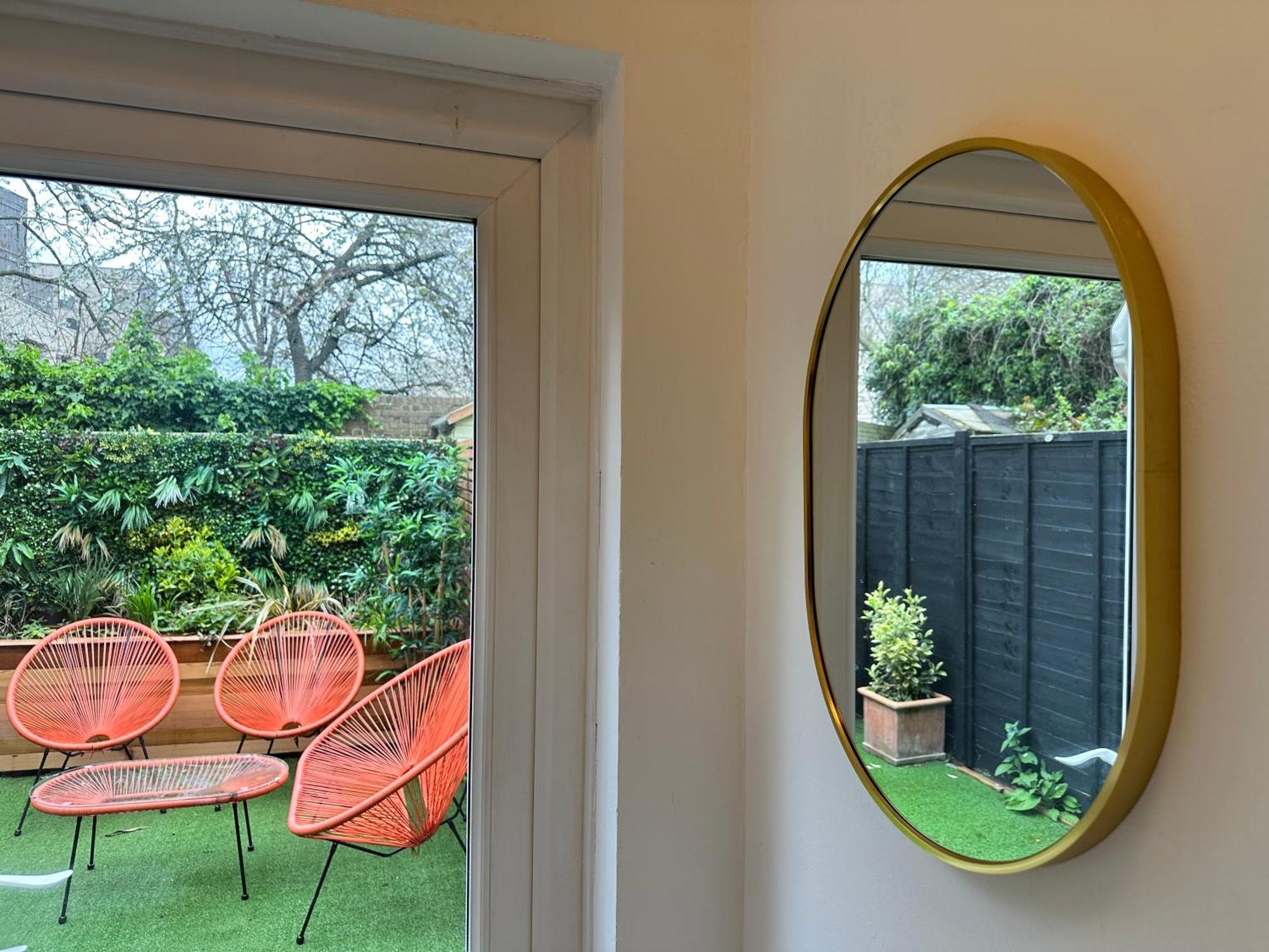 Stylish Kennington Near Tube With King Bed And Garden Apartment London