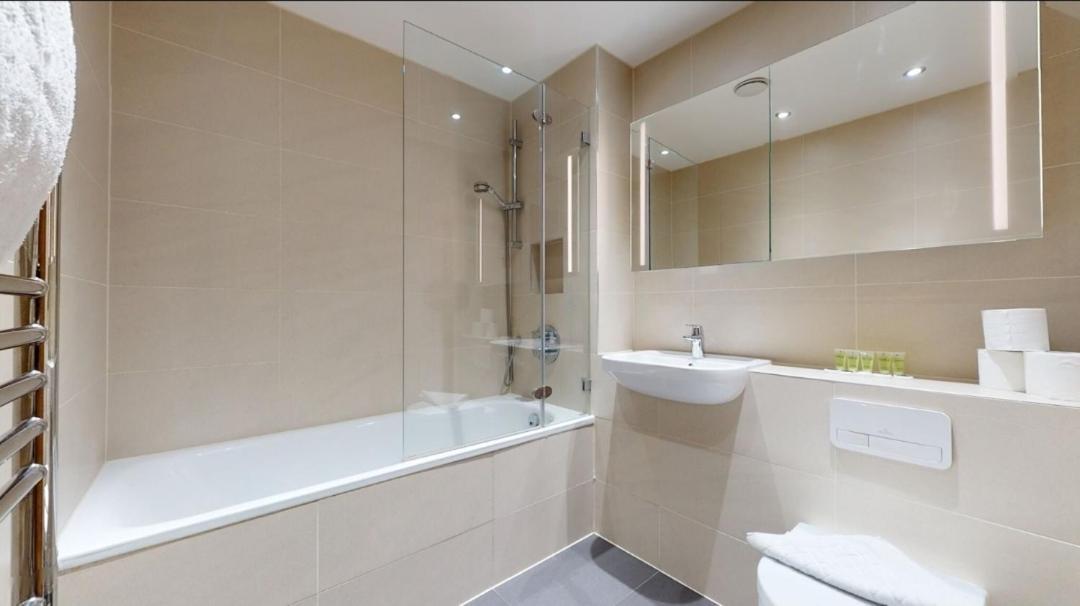 Modern 2 Bedroom Canary Wharf O2 Arena Excel - Great Transport Links London