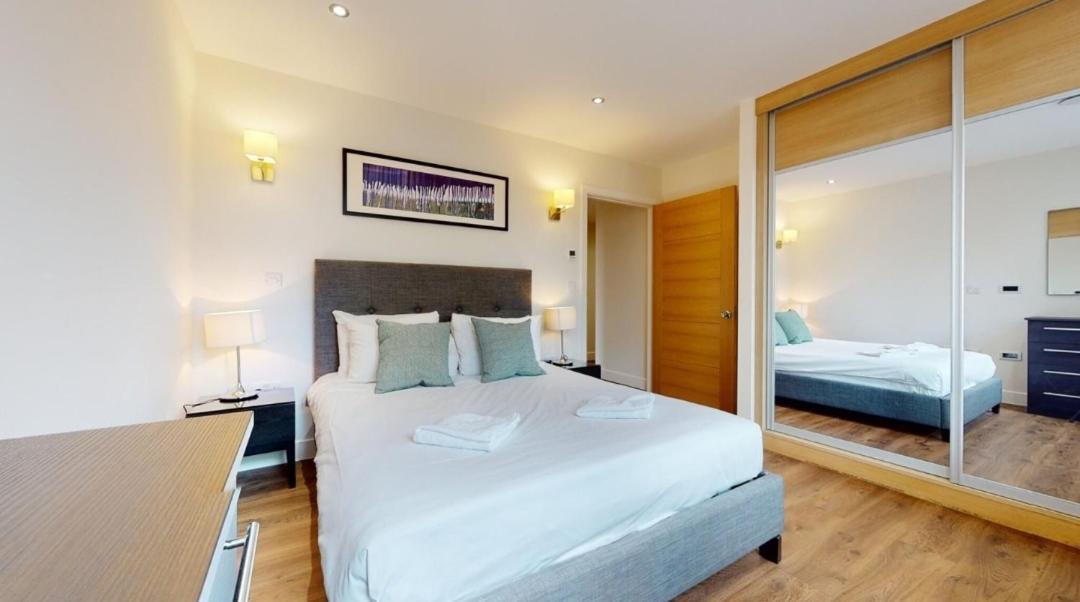 Modern 2 Bedroom Canary Wharf O2 Arena Excel - Great Transport Links Apartment London