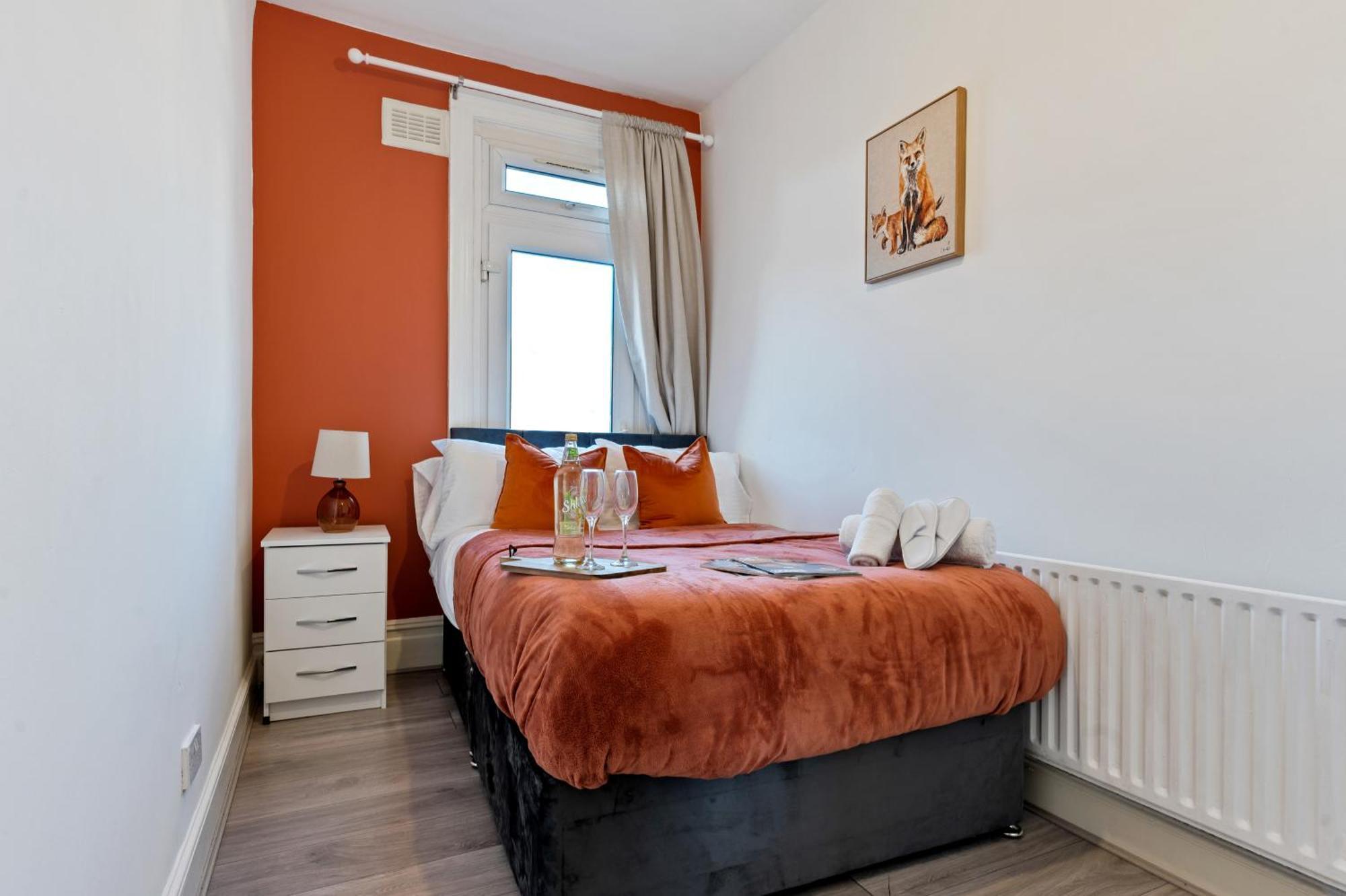 2 Bed Serviced Streatham *