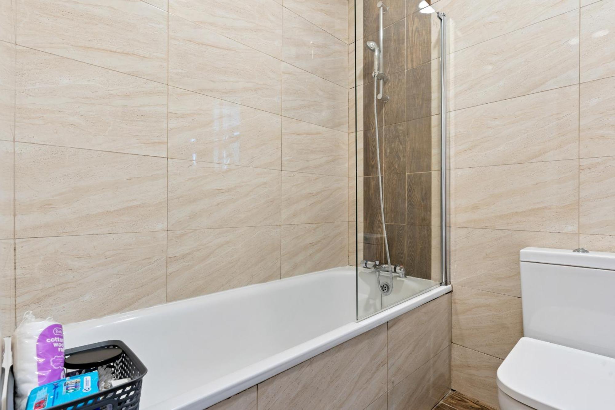2 Bed Serviced Streatham * London