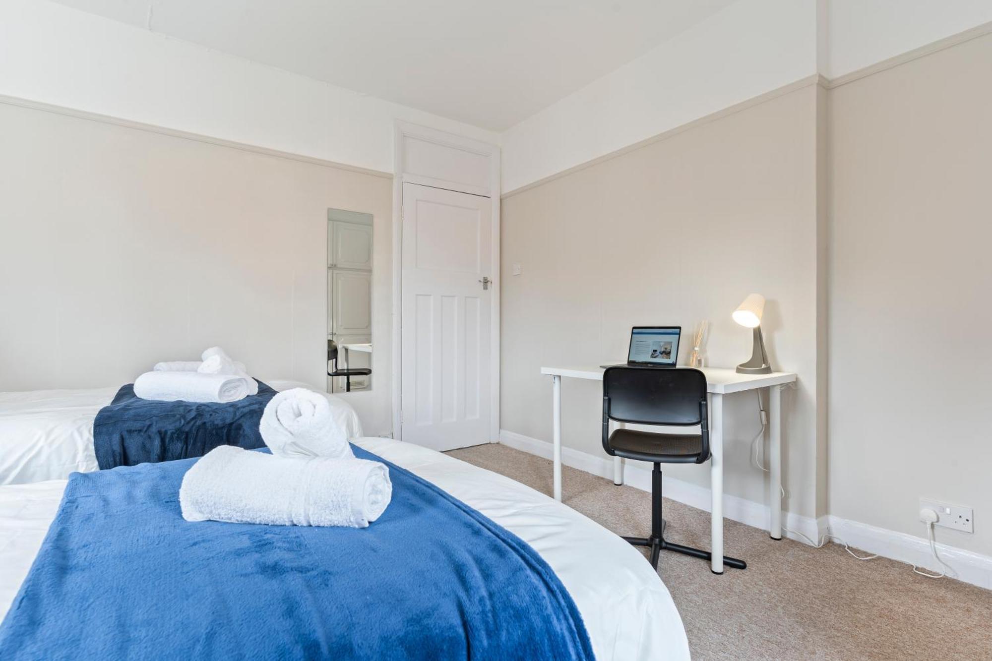 Serviced Wembley Stadium * Londen