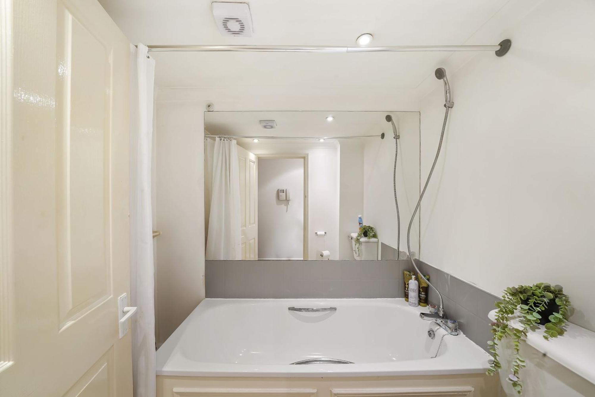 Apartment Affordable One Bed Bayswater Special Price *