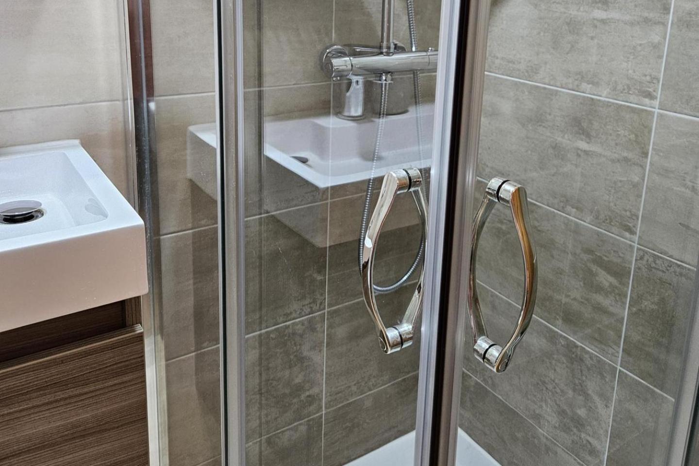 Apartment Cockfosters - - Sleeps 3 - Near Underground *