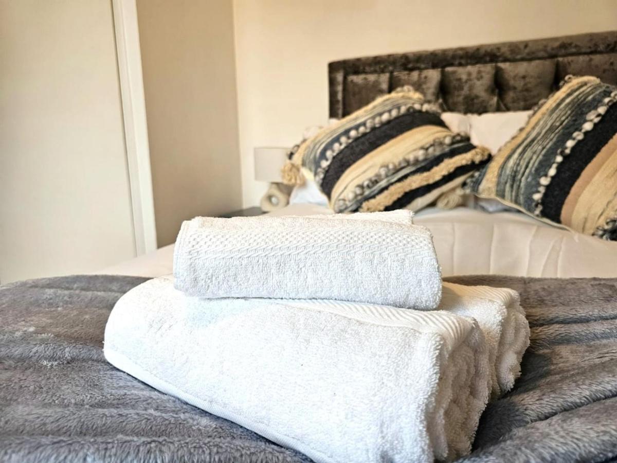 Golden Maisonette Next To Camden Town With Private Parking Leilighet *