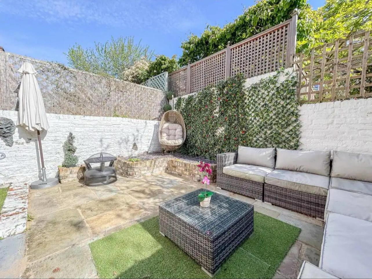 Apartment Entire 3 Bed Town House, Chelsea, *