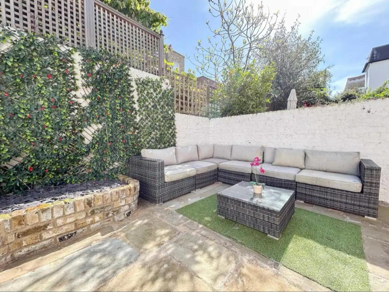 Entire 3 Bed Town House, Chelsea, London
