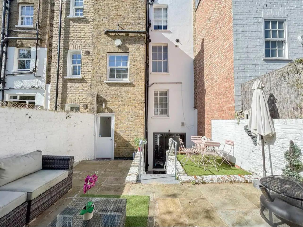 Entire 3 Bed Town House, Chelsea, London
