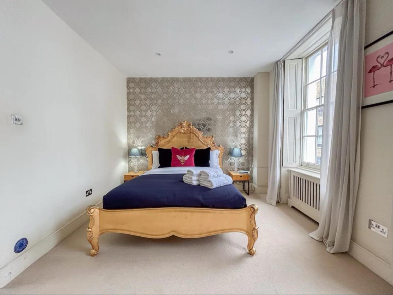 Apartment Entire 3 Bed Town House, Chelsea, *