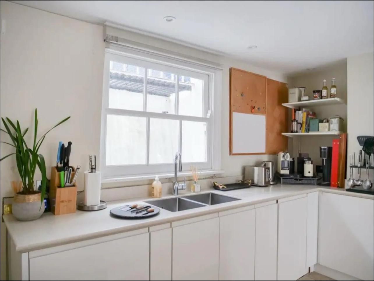 Apartment Entire 3 Bed Town House, Chelsea, *