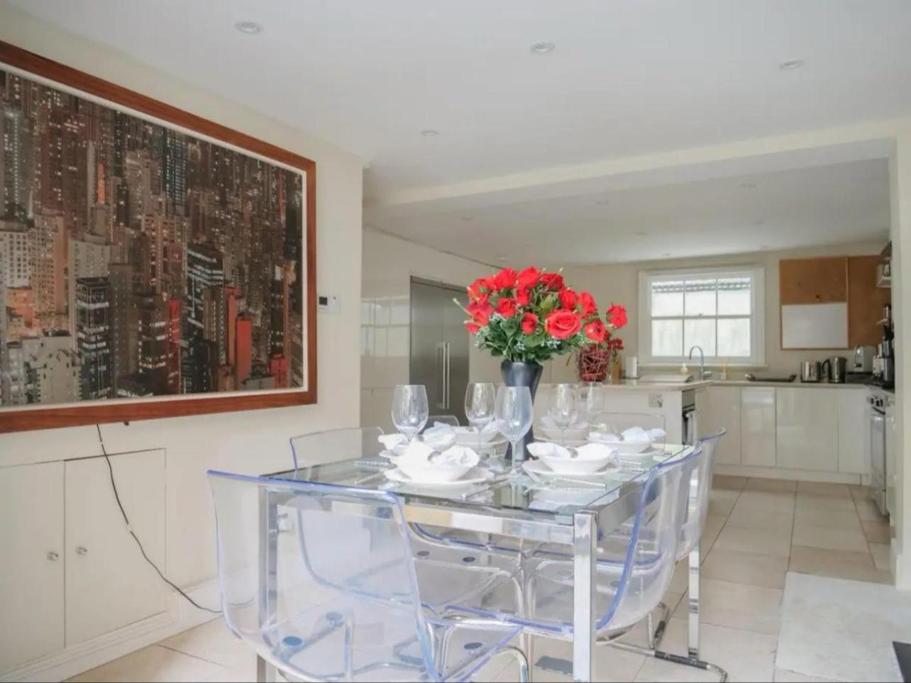 Entire 3 Bed Town House, Chelsea, London