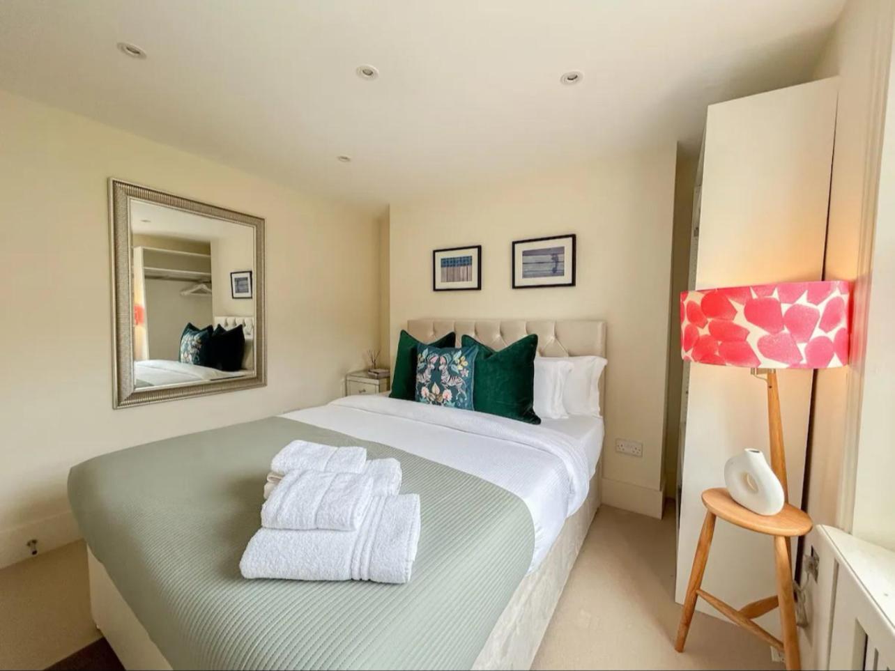 Entire 3 Bed Town House, Chelsea, * London