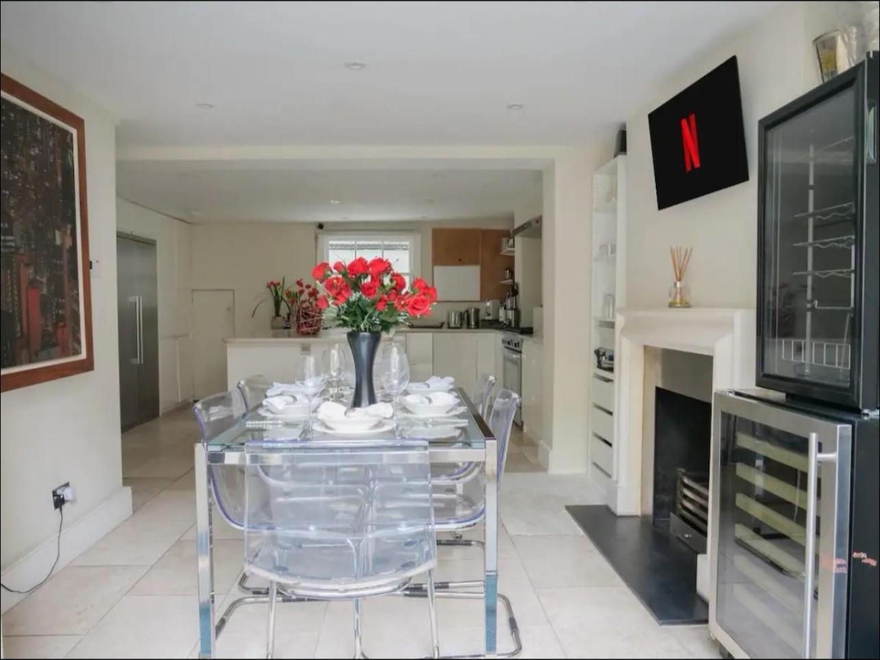Entire 3 Bed Town House, Chelsea, London
