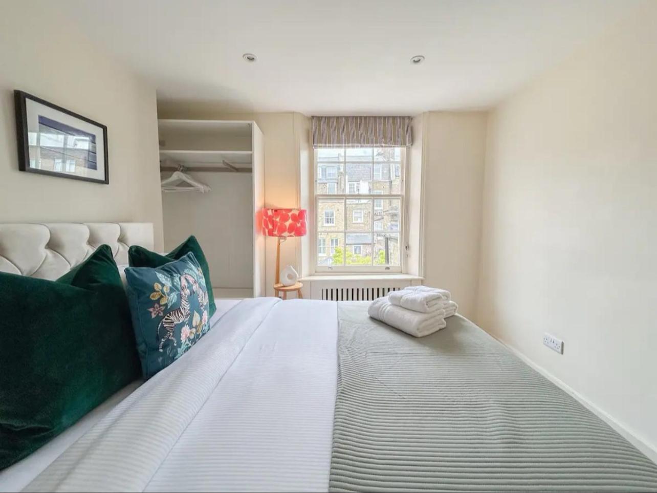 Entire 3 Bed Town House, Chelsea, * London