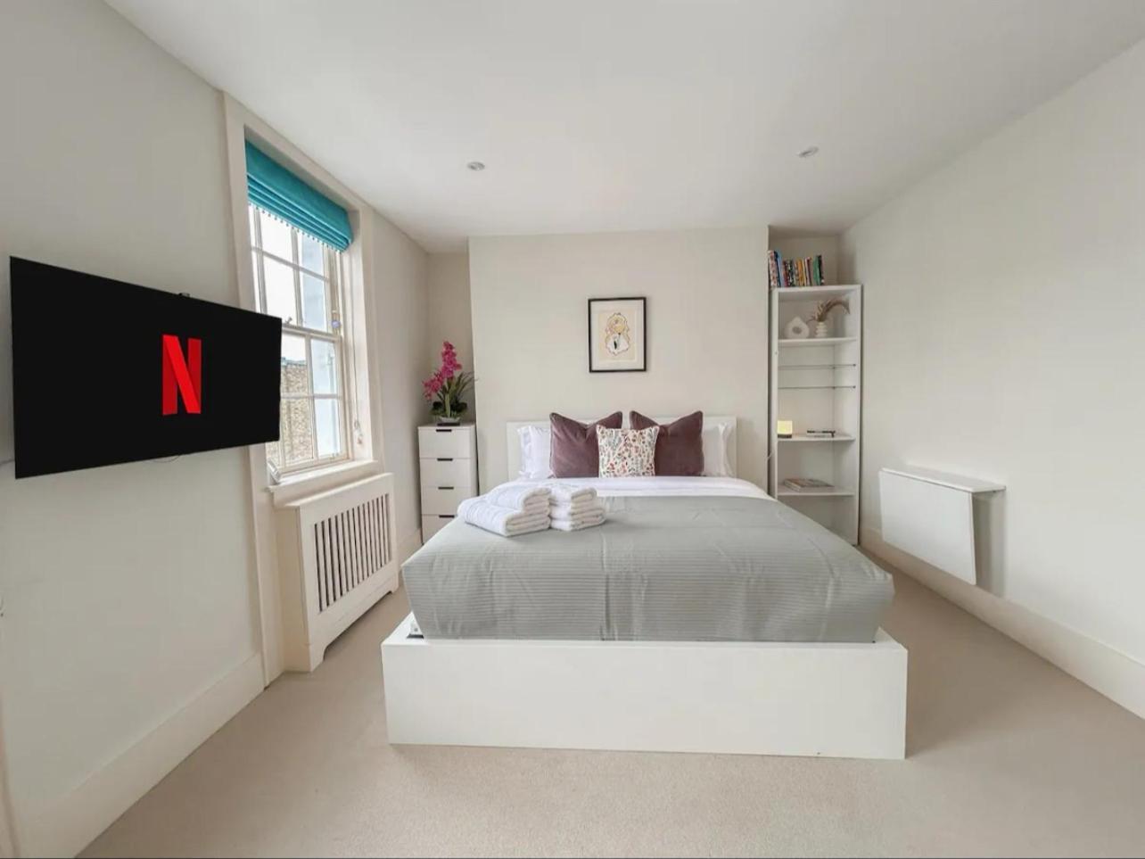 Entire 3 Bed Town House, Chelsea, Apartment *