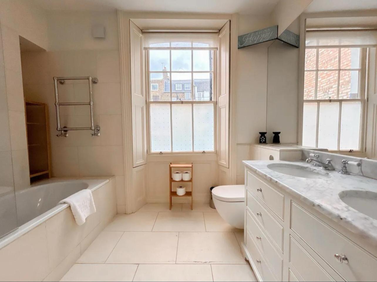 Entire 3 Bed Town House, Chelsea, * London