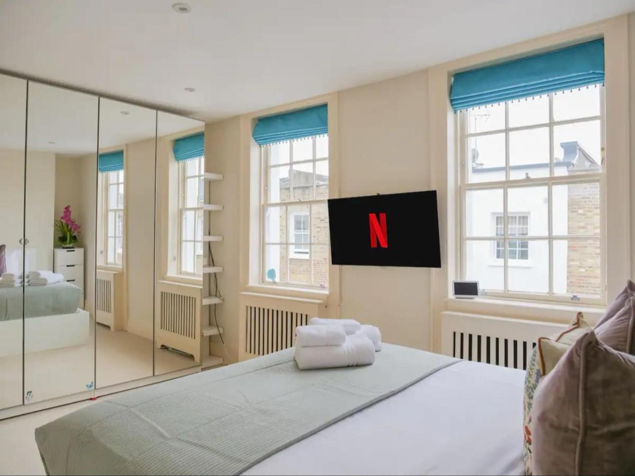 Entire 3 Bed Town House, Chelsea, Apartment *