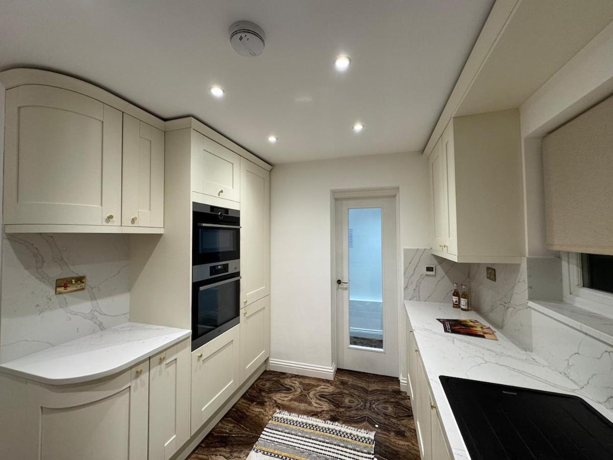 Spacious Flat Close To Wembley Stadium Apartment London