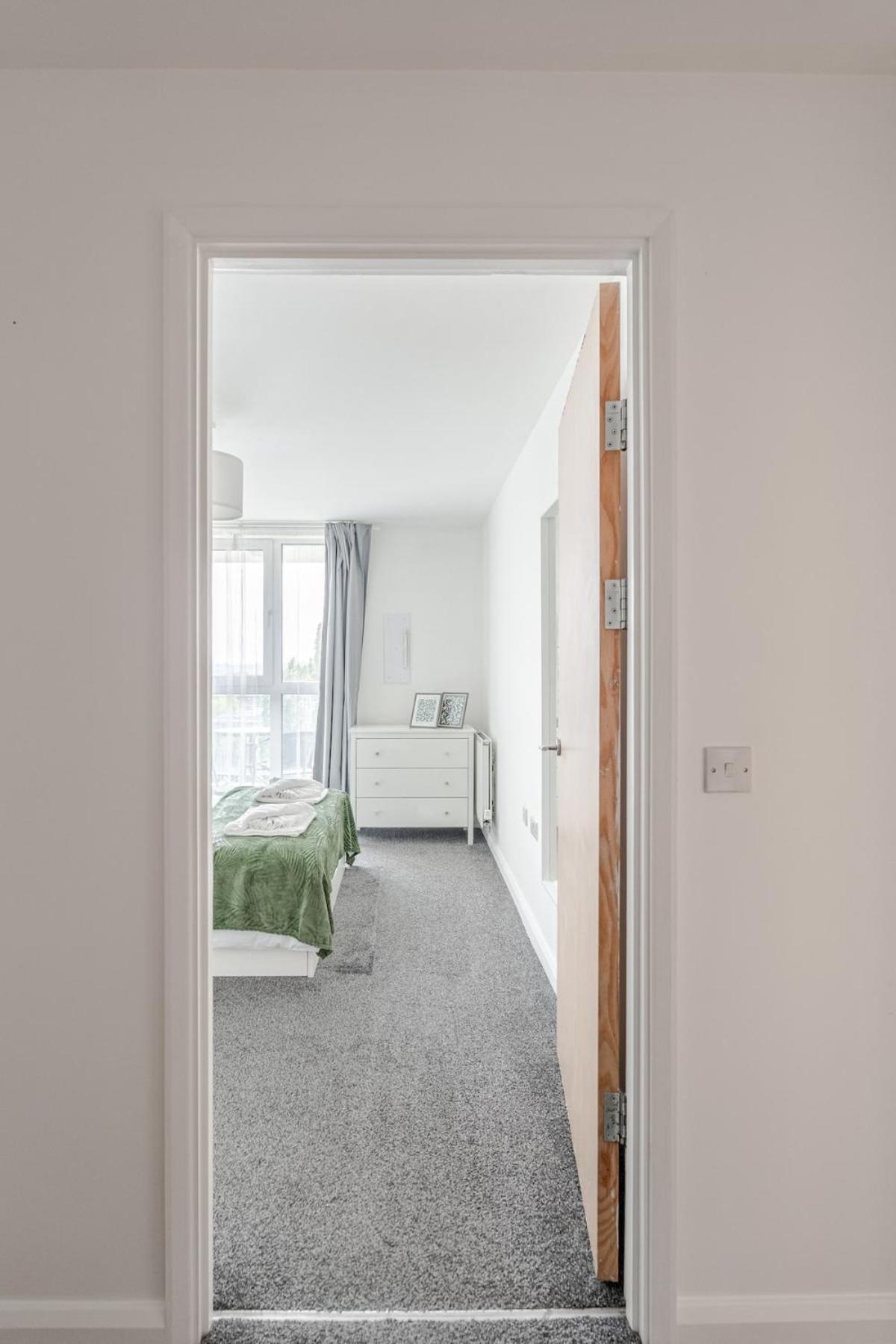 1 Bedroom In Tottenham 20 Mins To & Apartment London