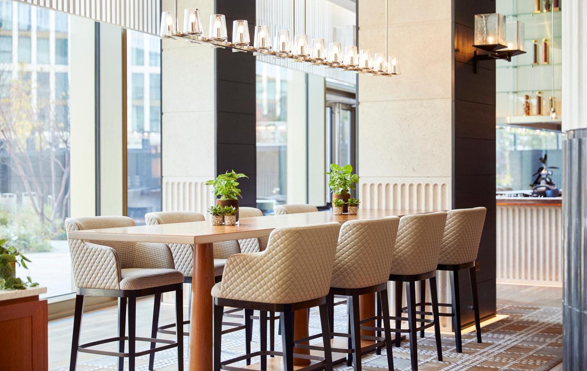 Park Hyatt River Thames Hotel 5*