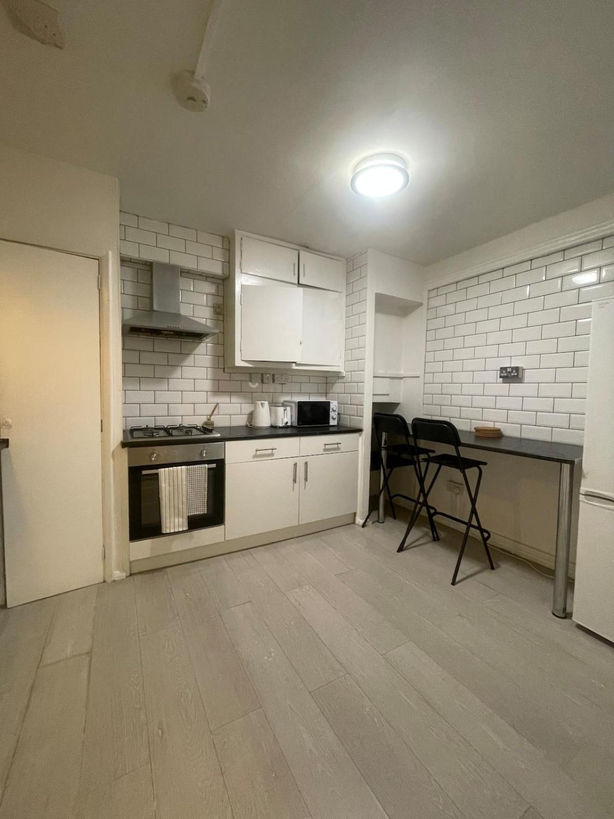 Cosy Ground Floor Flat Next To The Tube Apartment