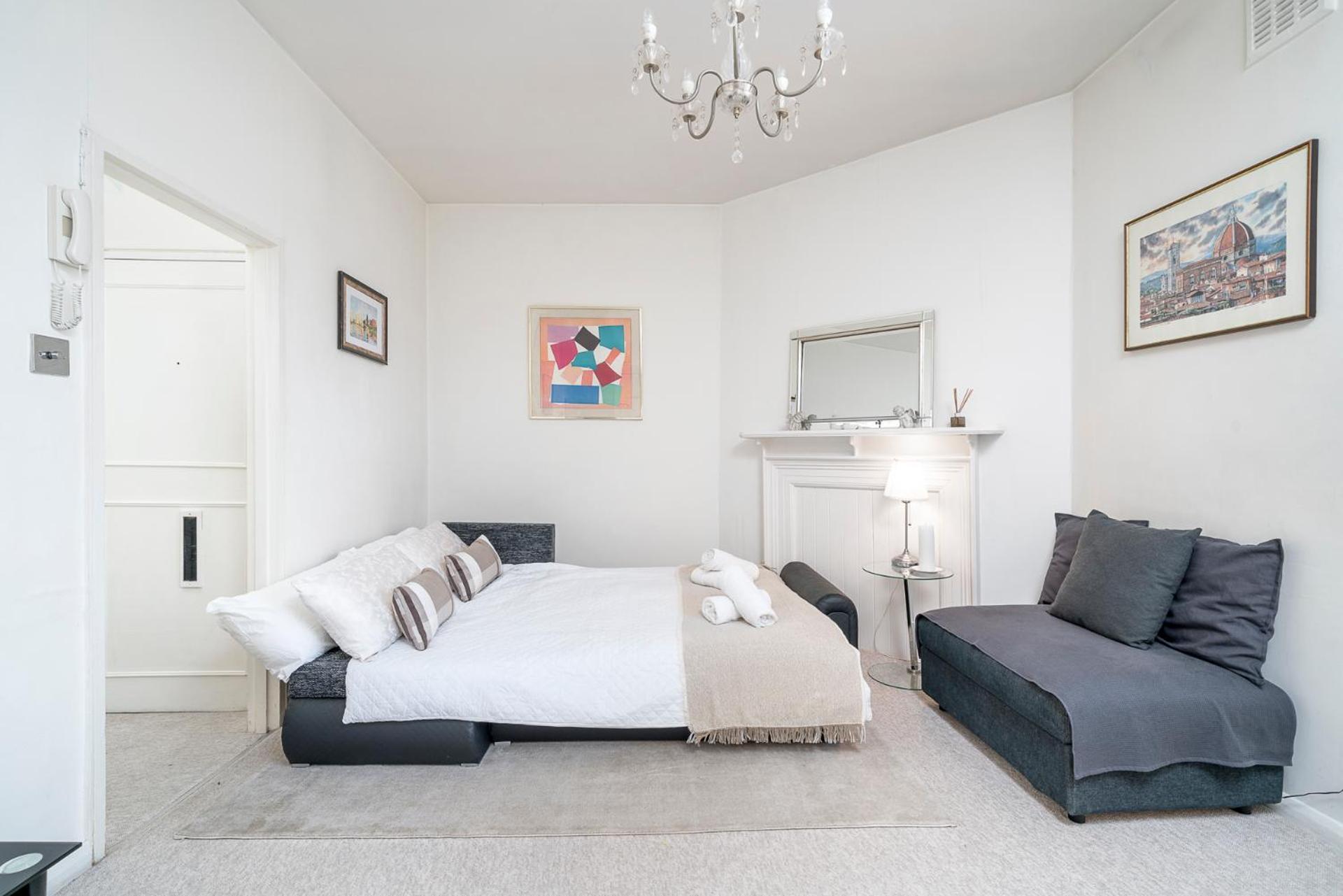 Modern & Elegant Chelsea Apartment, Prime Location, Near Harrods, Knightsbridge & Imperial College * London