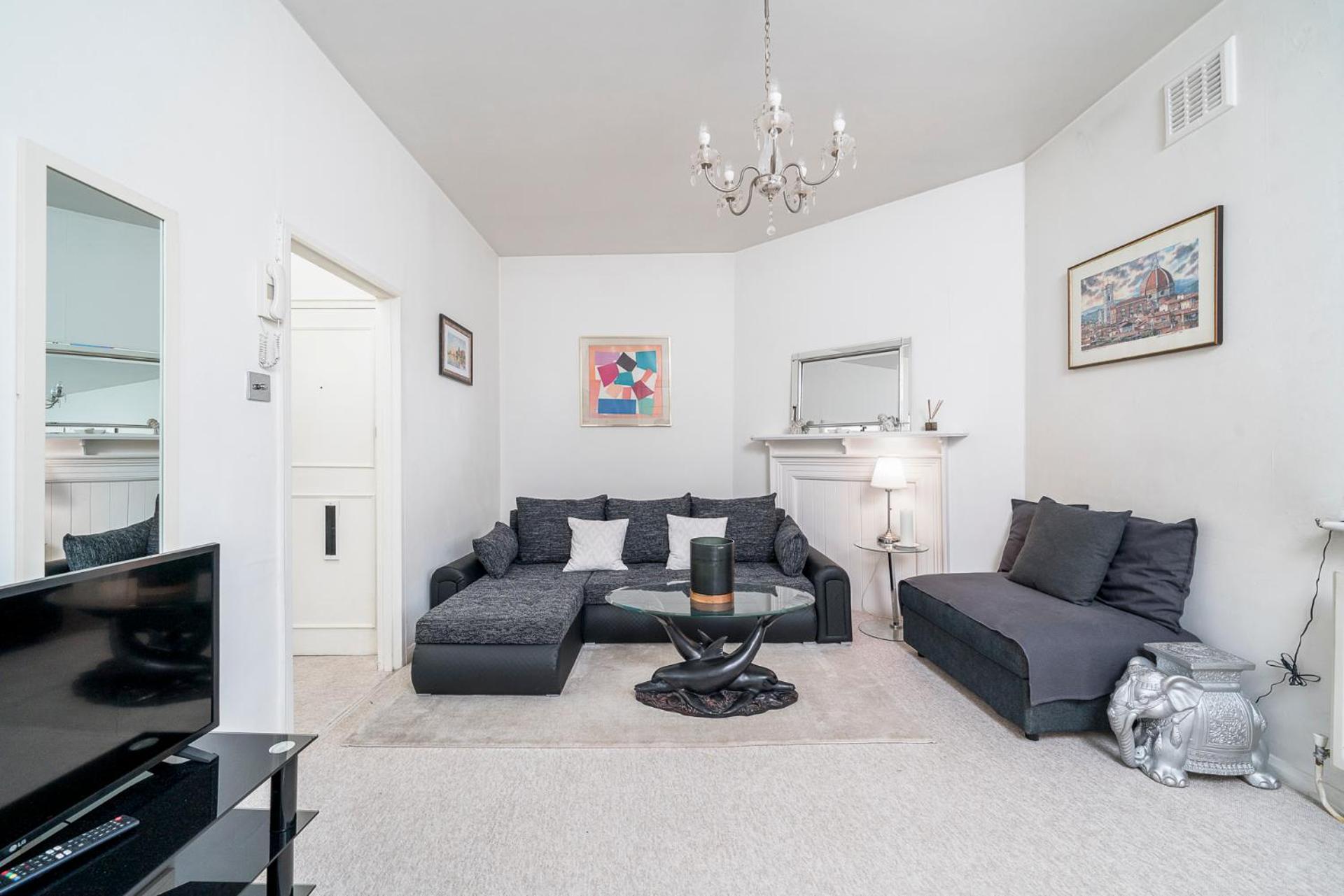 Modern & Elegant Chelsea Apartment, Prime Location, Near Harrods, Knightsbridge & Imperial College * London