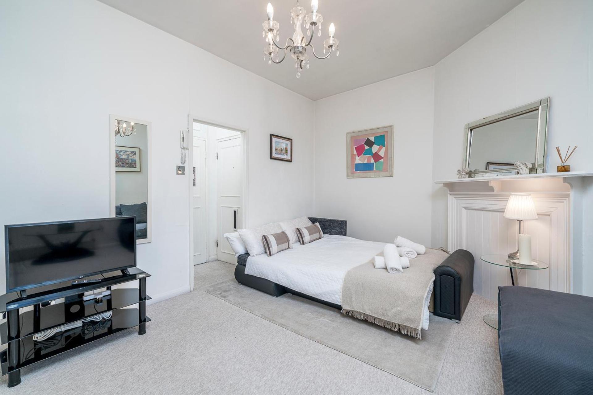 Modern & Elegant Chelsea Apartment, Prime Location, Near Harrods, Knightsbridge & Imperial College Apartment