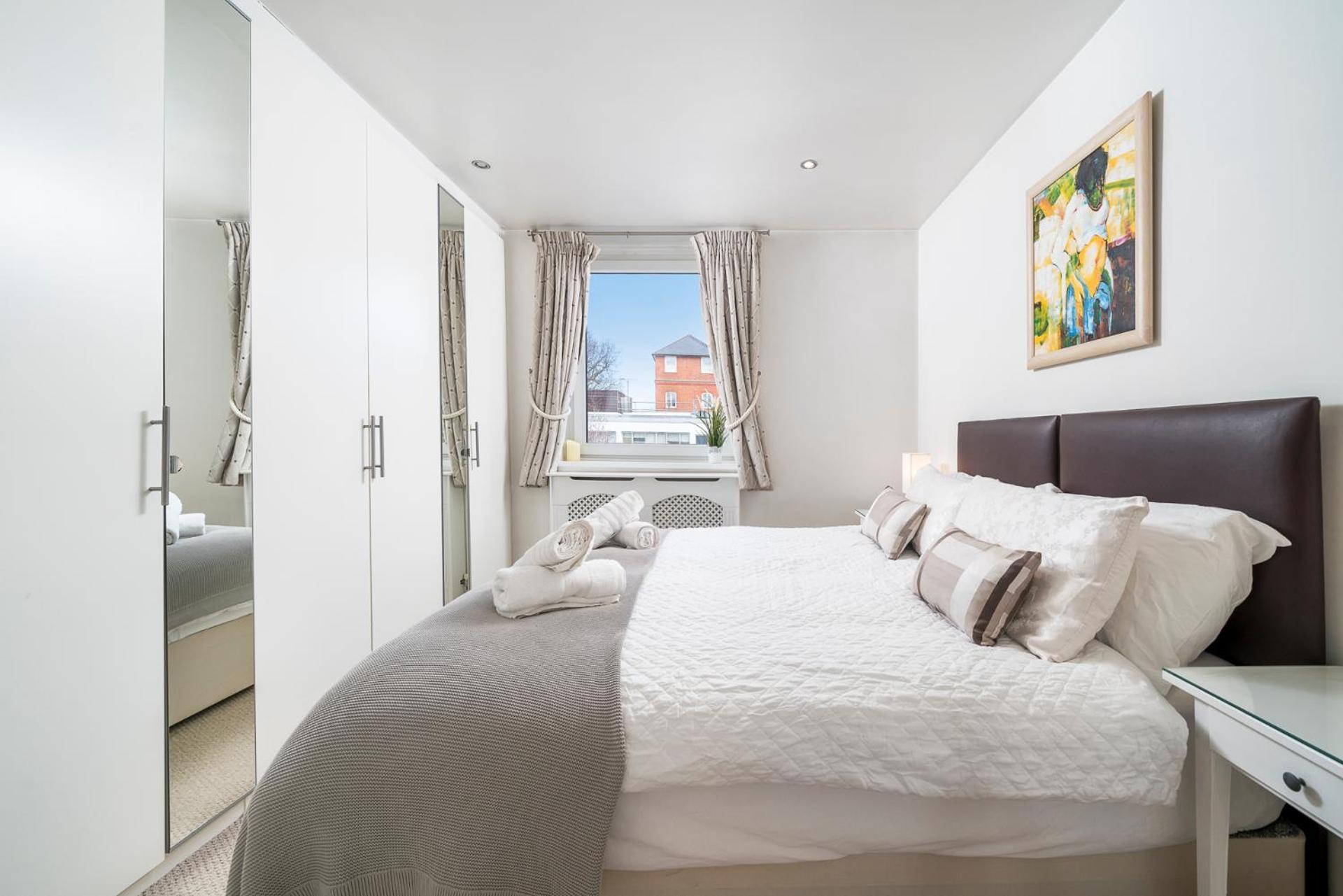 Modern & Elegant Chelsea Apartment, Prime Location, Near Harrods, Knightsbridge & Imperial College Apartment London