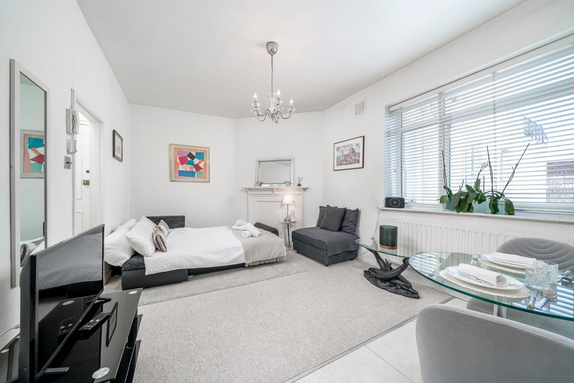 Modern & Elegant Chelsea Apartment, Prime Location, Near Harrods, Knightsbridge & Imperial College * London