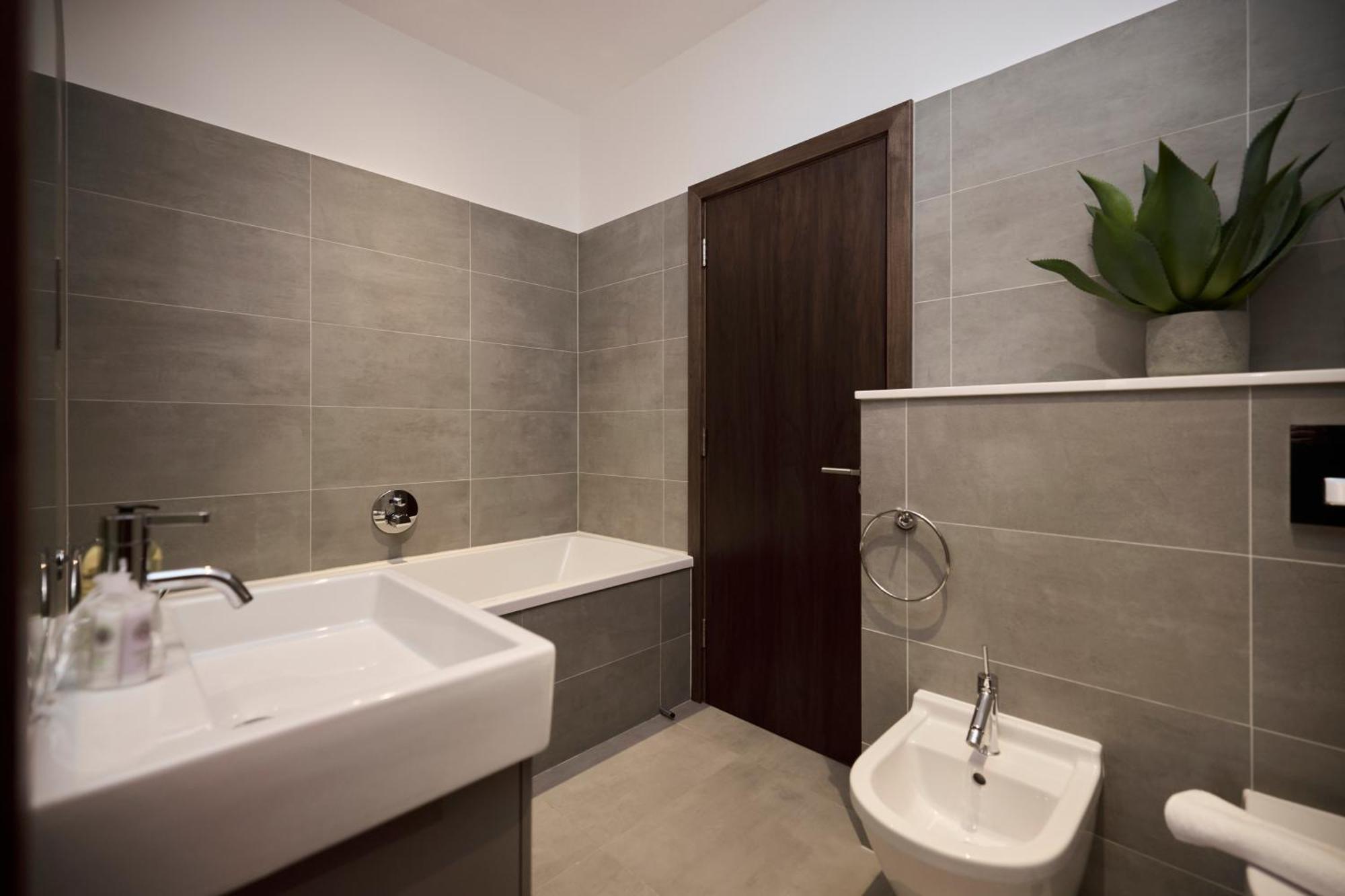 The Hamilton Gardens Hideaway - Modern 4bdr With Garden Apartment *