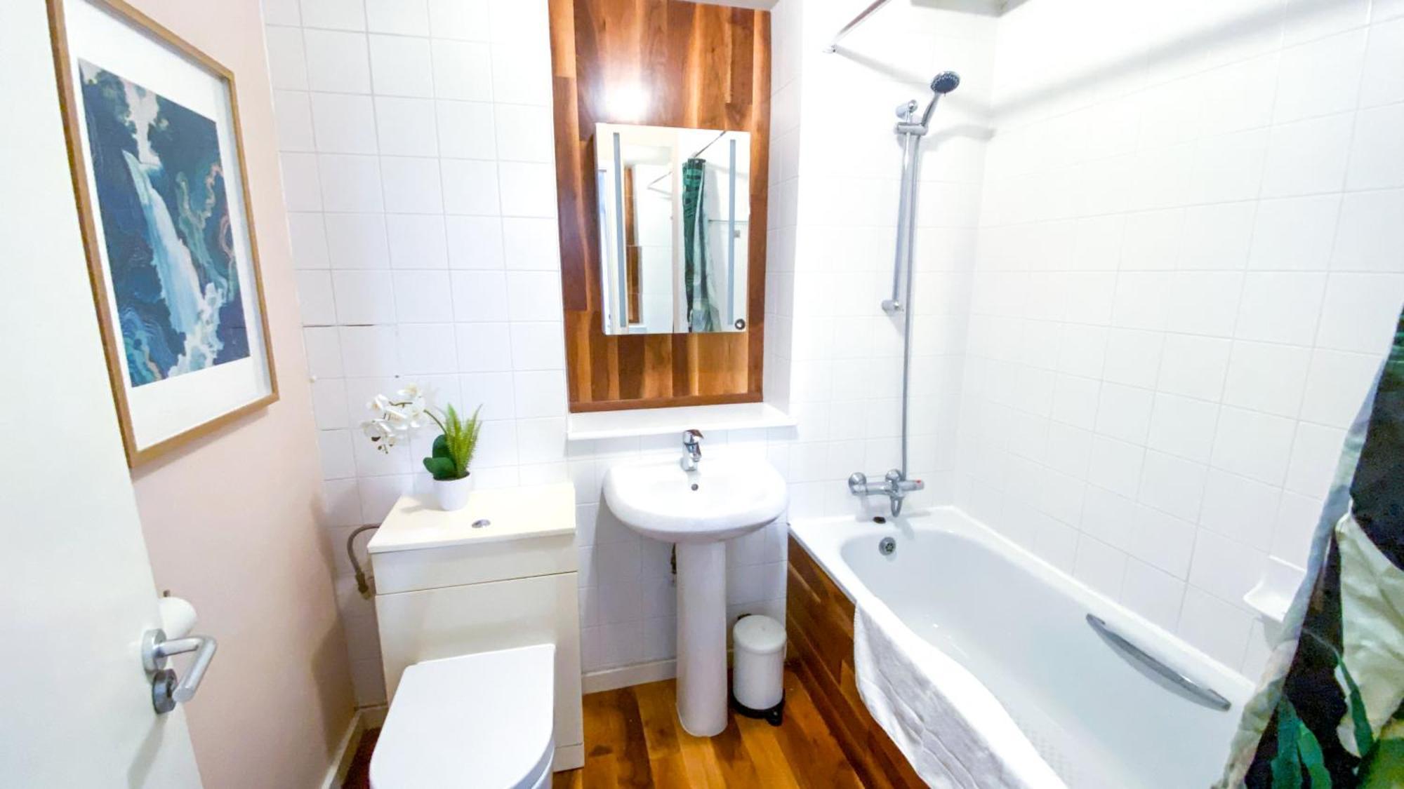 2 Bed Shoreditch With Parking Appartement *